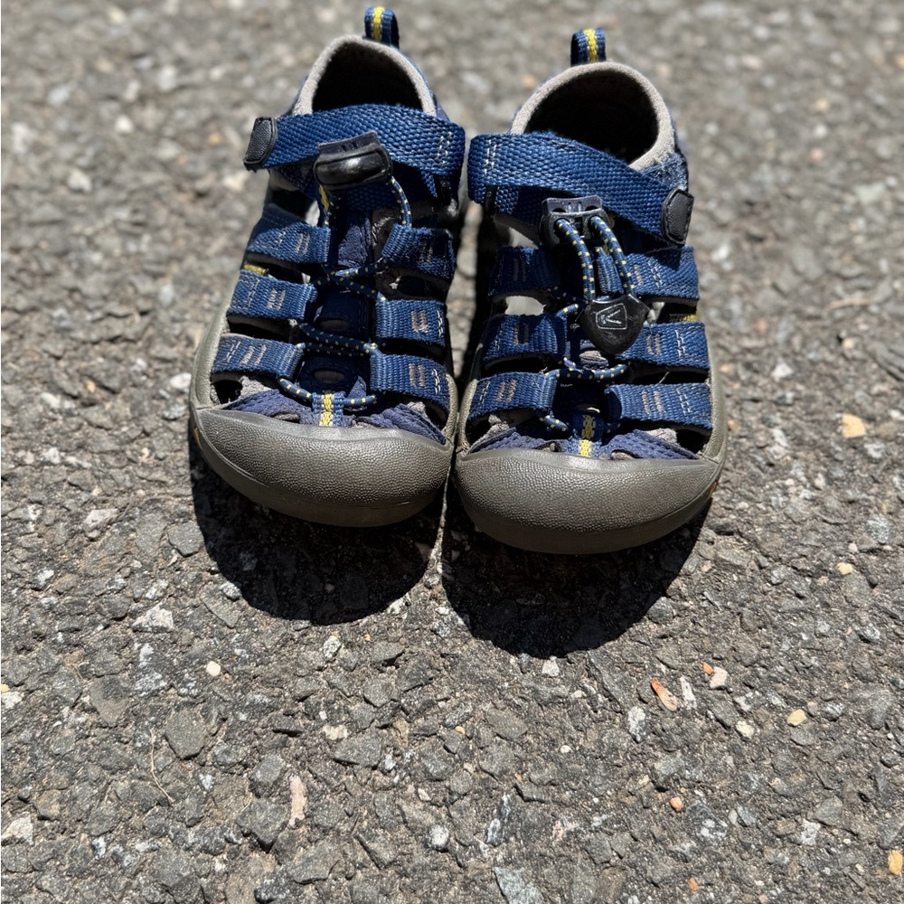 Keen toddler sz8